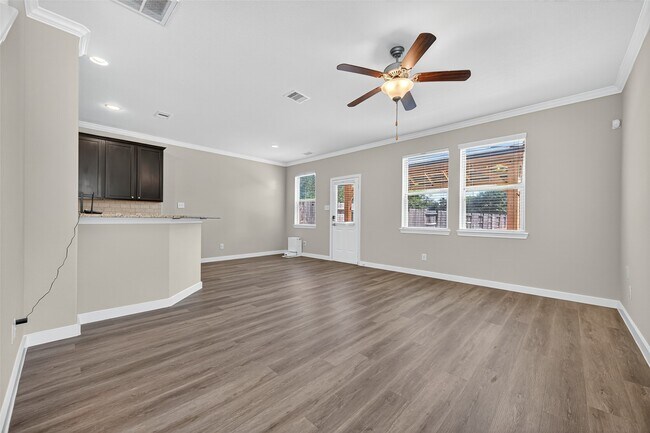 Building Photo - 6438 Haywards Crossing S Cir