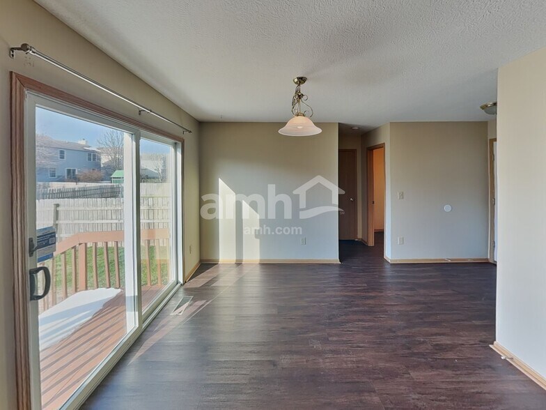 Building Photo - 395 Belfair Dr