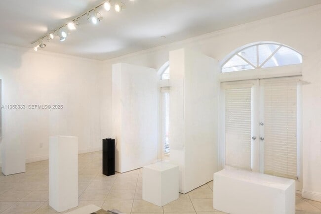 Building Photo - 5253 NW 94th Doral Pl