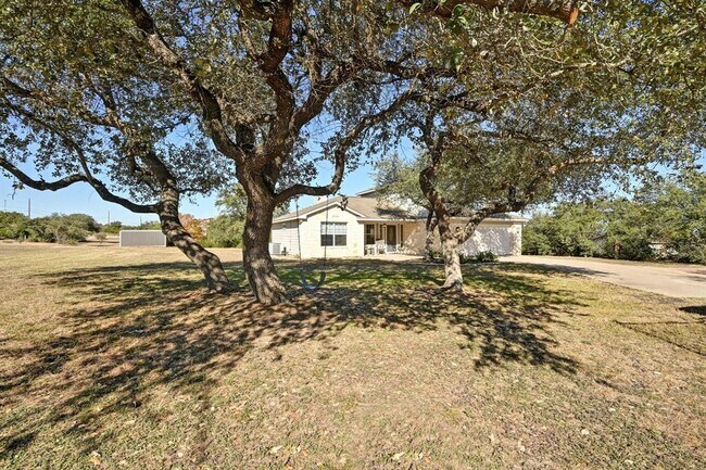 Building Photo - 4204 Bob Wire Rd