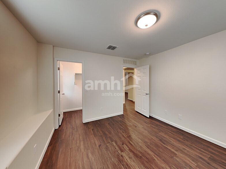 Building Photo - 6833 E Posada Cir