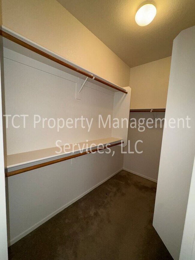 Building Photo - Desirable Location in Wigwam Creek South