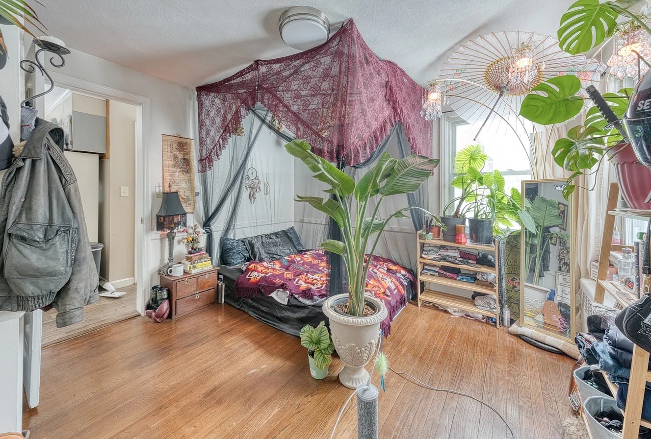 Building Photo - 291 Mansfield Ave