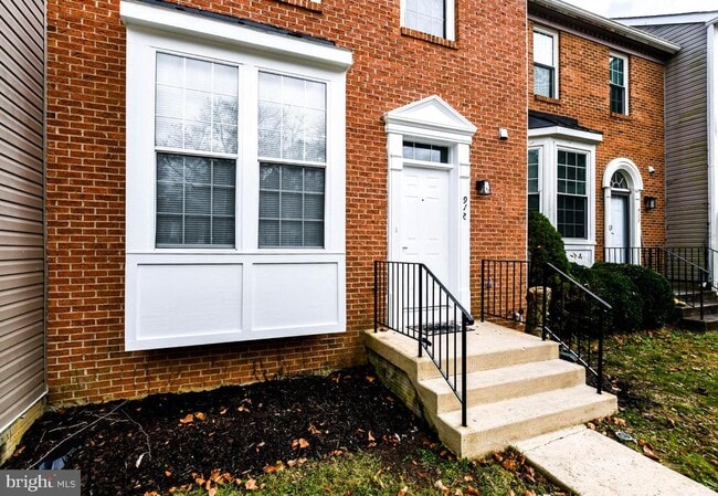 Building Photo - 915 Westlake Dr