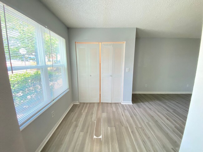 Building Photo - 5701 Gatlin Ave