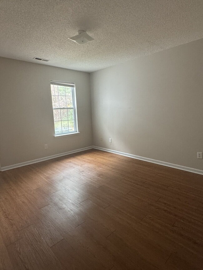 Building Photo - 106 Glenside Ct