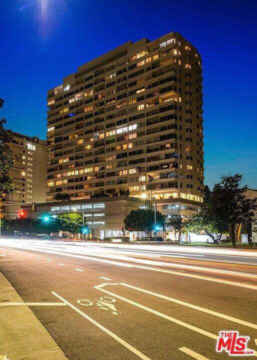 Building Photo - 10501 Wilshire Blvd