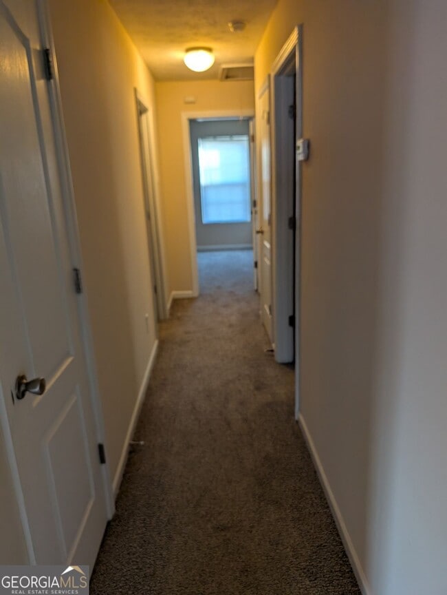 Building Photo - 144 Governor Ln