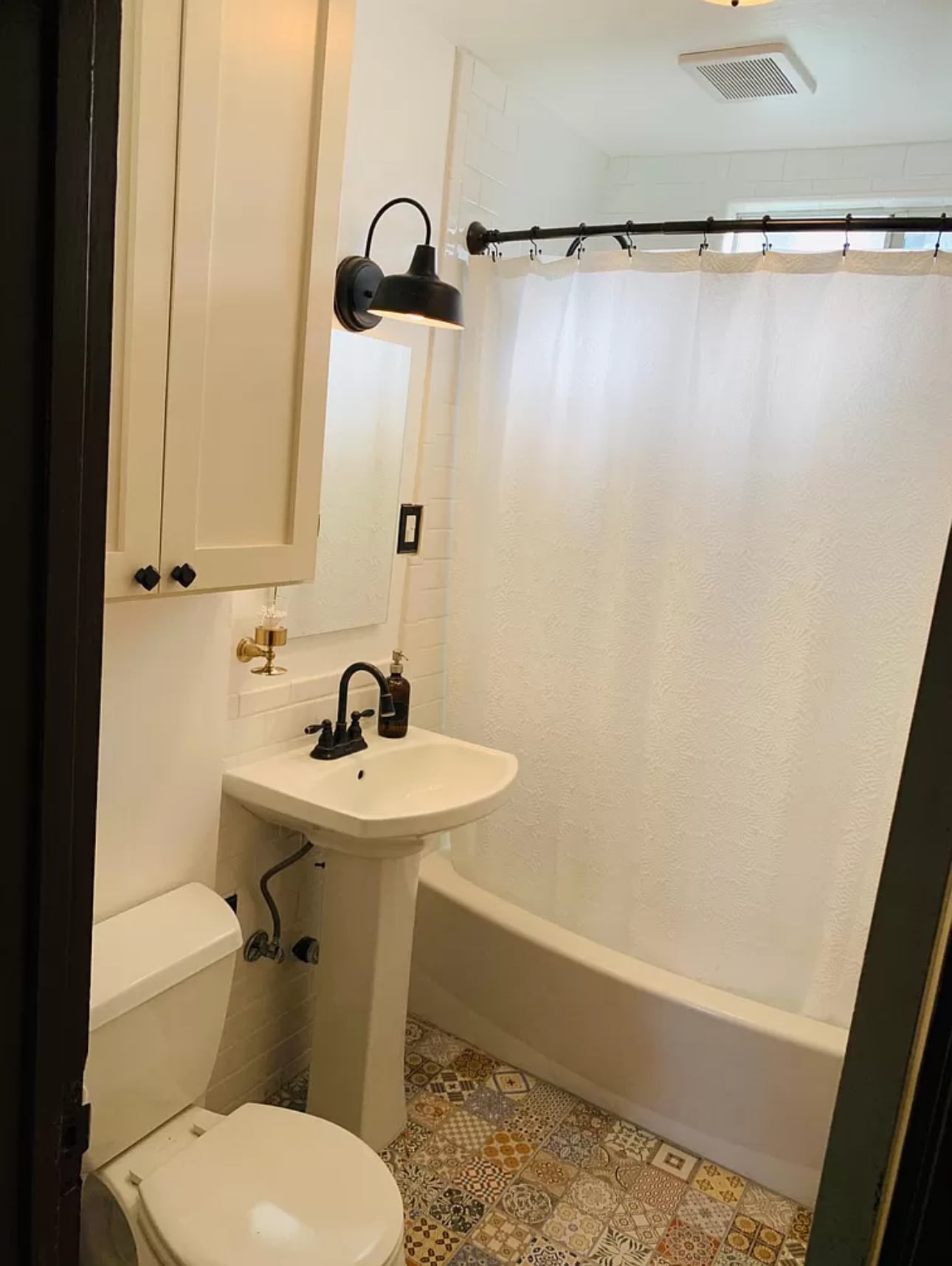 Building Photo - 915 N Chester Ave