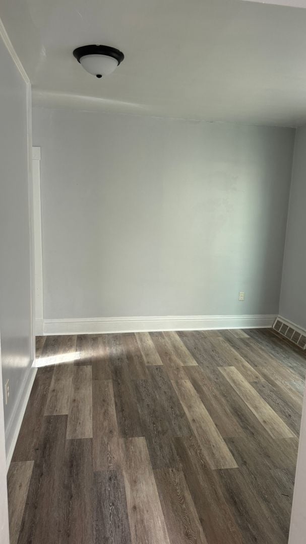 Building Photo - Updated 2 bedroom 2 bath home ready now!