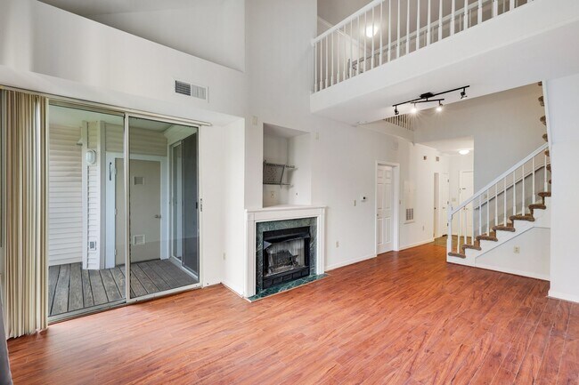 Building Photo - Ideally located near the Metro and Tysons ...