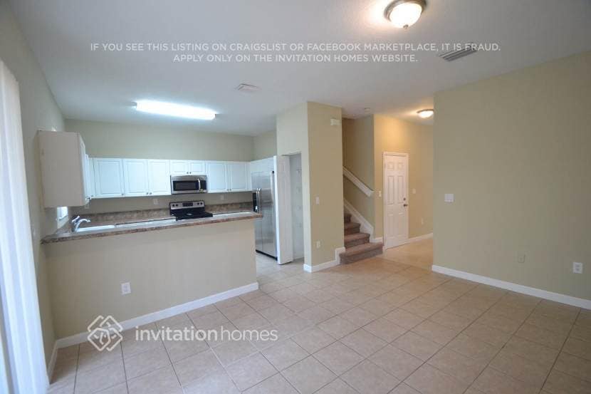 Building Photo - 12868 SW 132nd Terrace