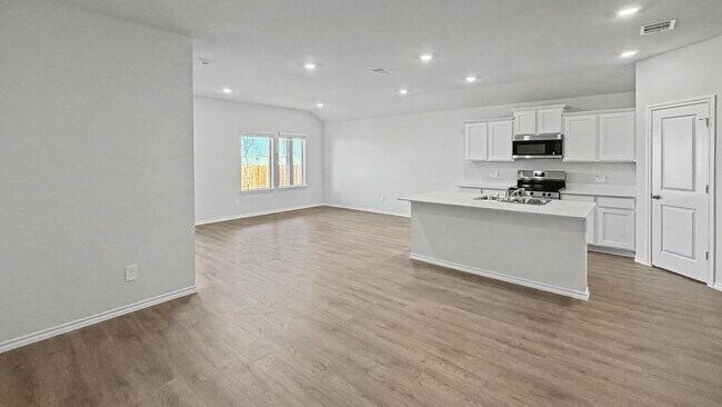 Building Photo - 3405 Tomahawk Dr