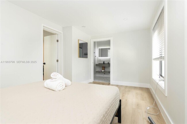 Building Photo - 2360 SW 12th St