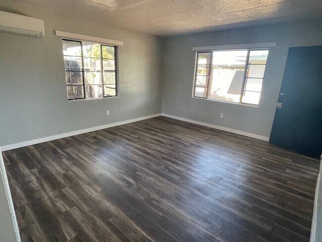 Building Photo - MOVE IN SPECIAL-500.00 OFF 1ST MONTHS RENT...