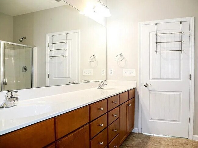 Building Photo - Earn Wealth While Leasing - Like a Homeowner - Lease to Own