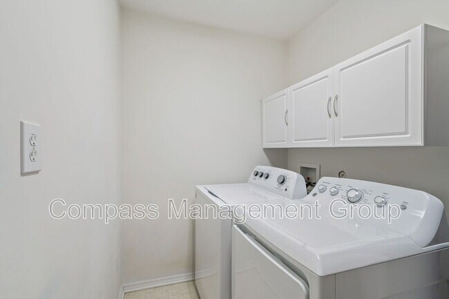 Building Photo - 1034 Brittany Deanne Ln