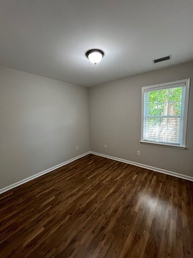 Building Photo - 3308 Greenridge Way