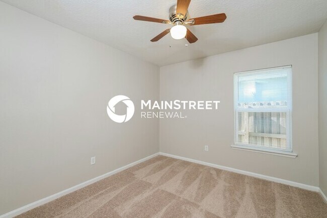 Building Photo - 4 Bedroom Pet-Friendly Home in Yulee, FL with Main Street Renewal
