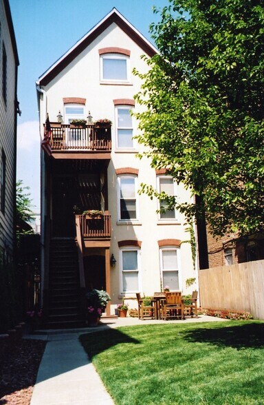 Building Photo - 1428 N Greenview Ave