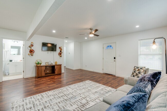 Building Photo - 1039 McKinley Ave