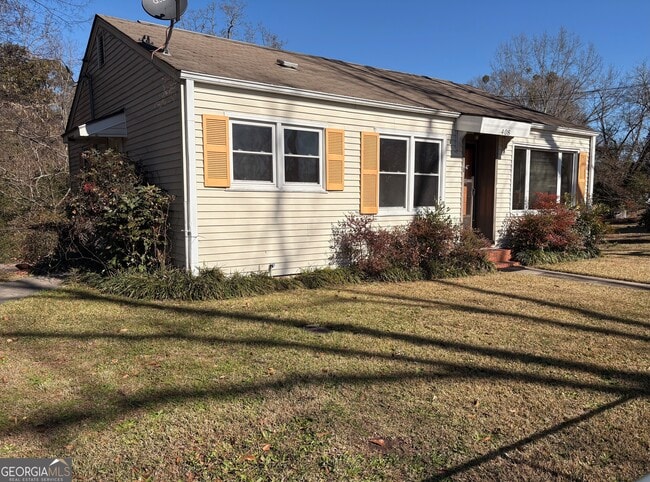 Building Photo - 408 Main St