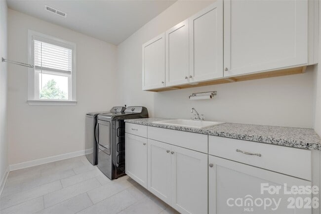 Building Photo - 421 Sandbar Pt