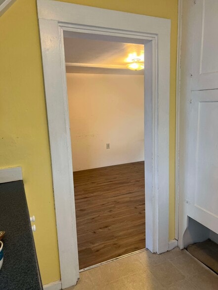 Building Photo - 279 Essex St