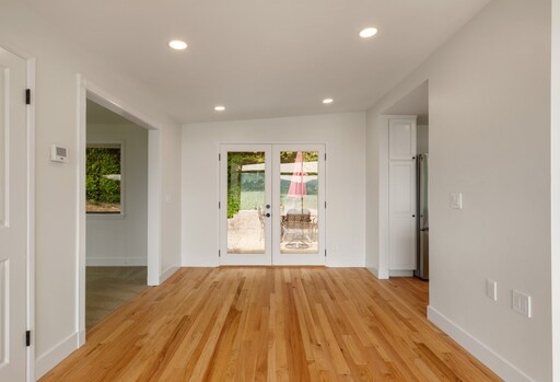 Building Photo - Stunning 4 bed home with Lake Sammamish Vi...