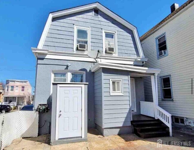 Building Photo - 421 Brace Ave