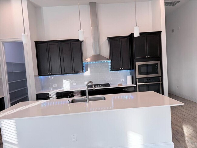 Building Photo - 601 C-Bar Ranch Trl