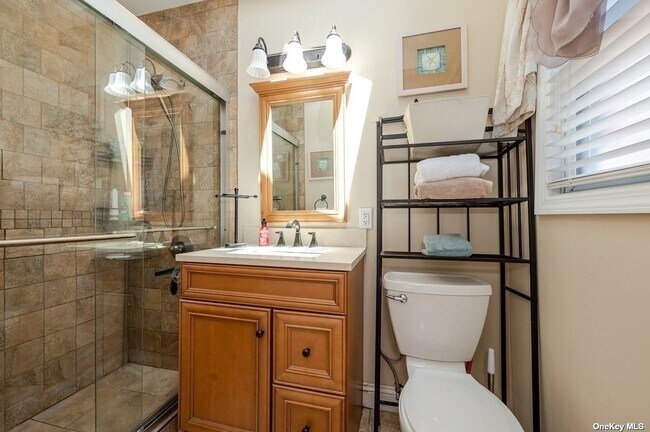 Building Photo - 530 W Olive St