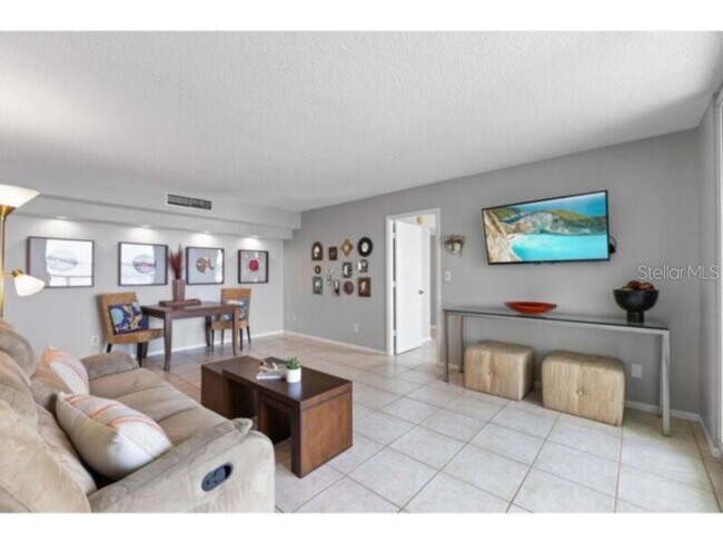 Building Photo - 1111 N Gulfstream Ave