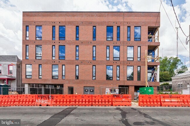 Building Photo - 6910 Ridge Ave