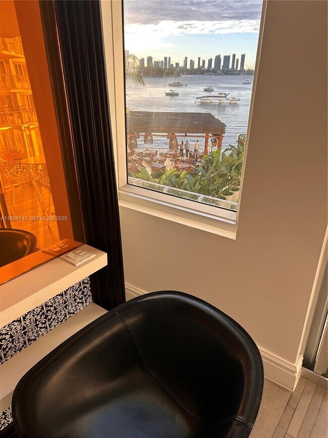 Building Photo - 1100 West Ave