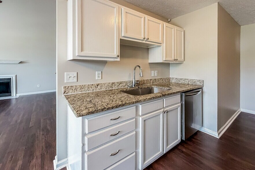 Building Photo - 4152 Pleasant Colony Dr