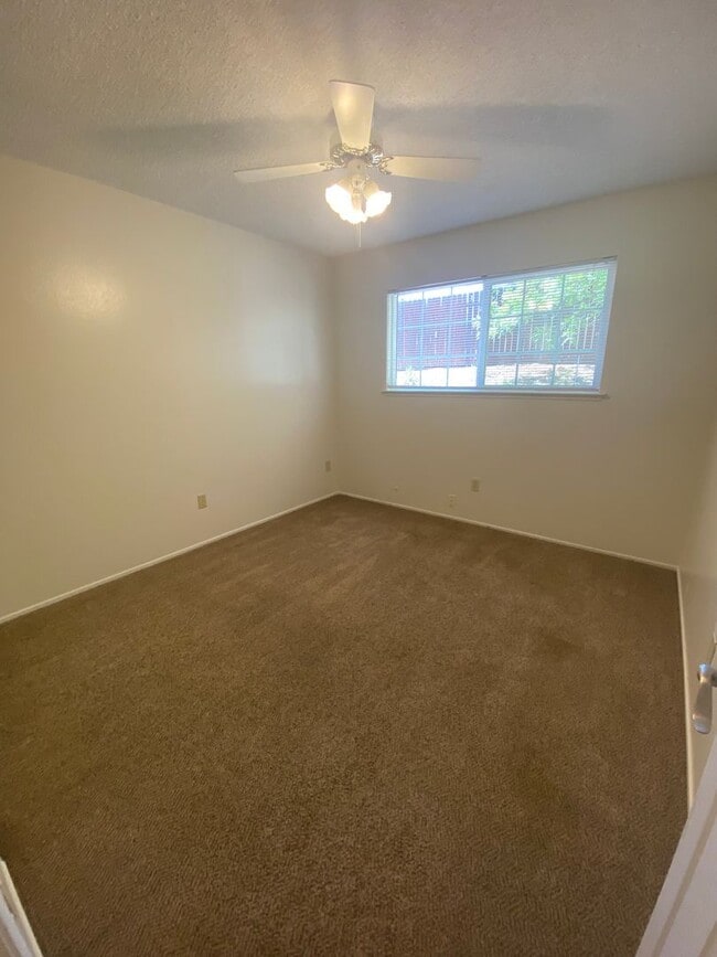 Building Photo - Great 3 Bedroom Home in Citrus Heights