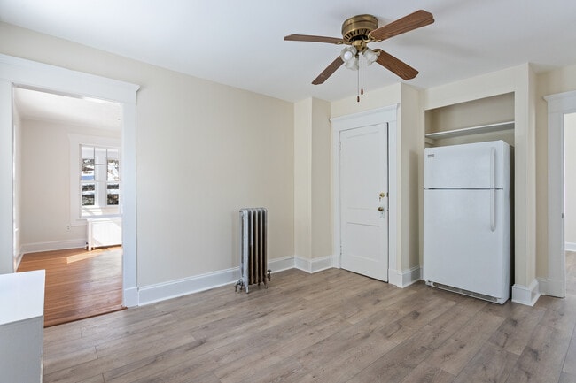 Building Photo - 32 Bartlett Ave