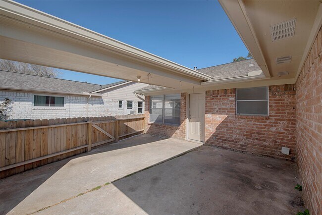 Building Photo - 11406 Sagewind Dr