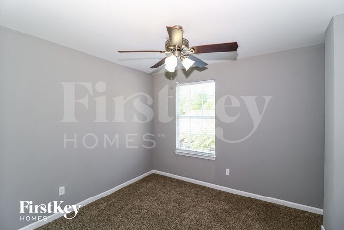 Building Photo - 9812 Misty Pine Dr