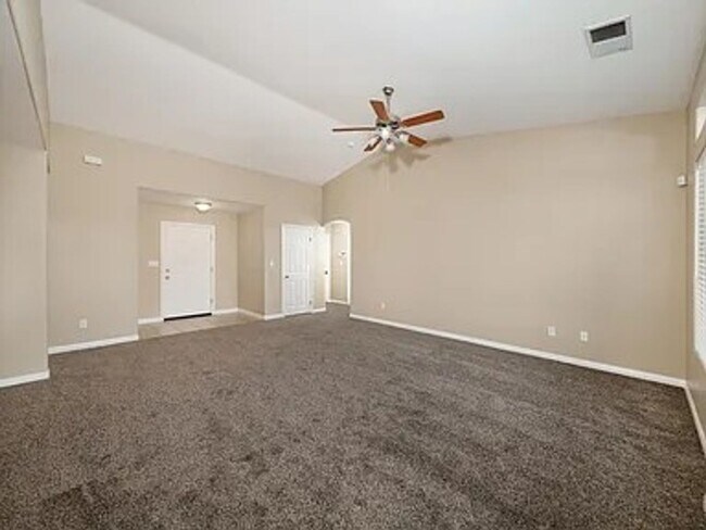 Building Photo - Beautiful Single-family home!