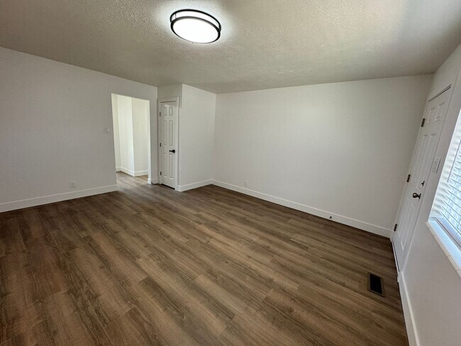 Building Photo - 235 W 400 N