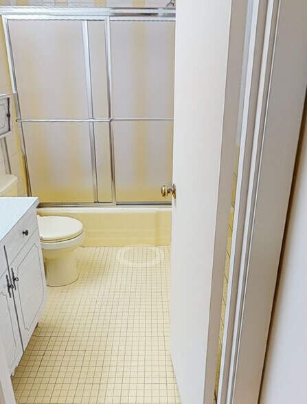 Building Photo - 133 Chiswick Rd