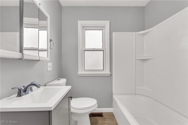 Building Photo - 20751 Goller Ave