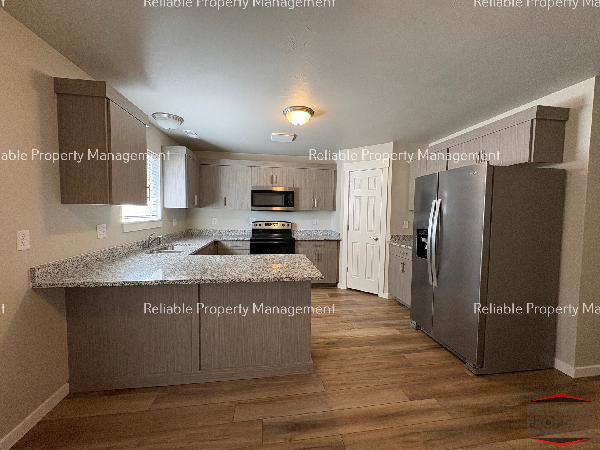 Building Photo - 2015 Lawrence Ln