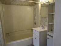 Building Photo - 389 Meigs St
