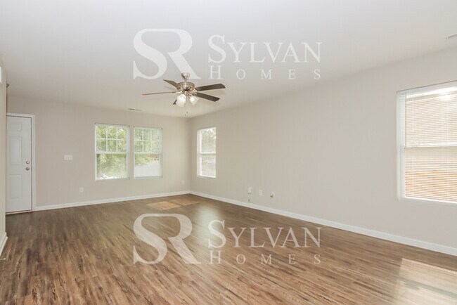 Building Photo - Prepare to fall in love with this 3 bedroom, 2.5 bathroom home