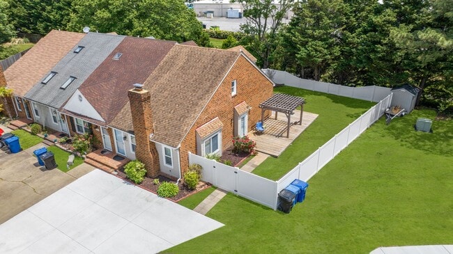 Building Photo - Dam Neck Estates Townhomes