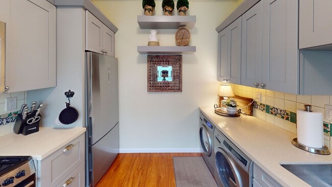 Building Photo - Fully Furnished Vacation Rental | Farmhouse Chic