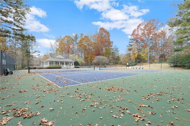 Building Photo - 16 Valleyside Dr